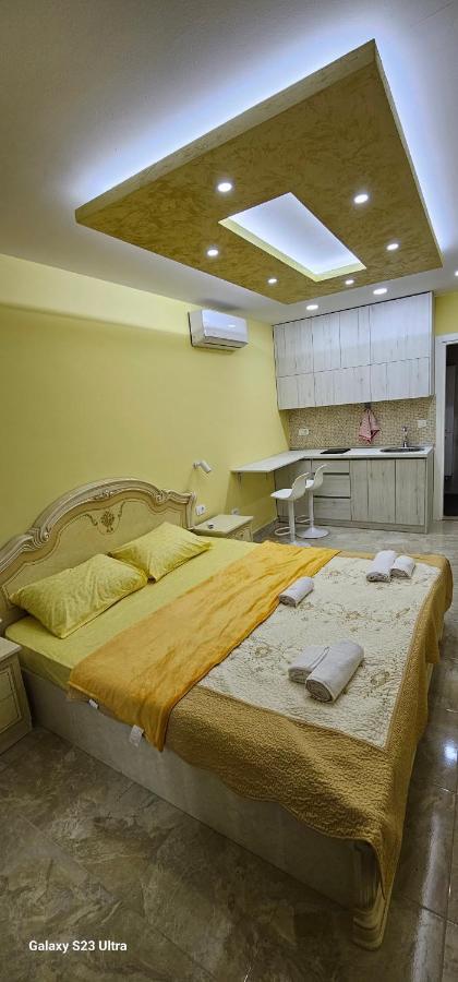 Ekonomic Apartmani Golubovci Extérieur photo
